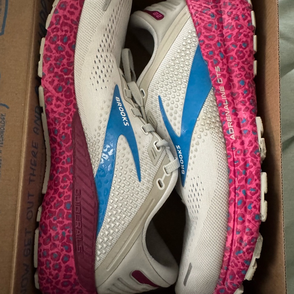 Brooks Women's Adrenaline GTS 22 Running Shoes - Pink and Blue
